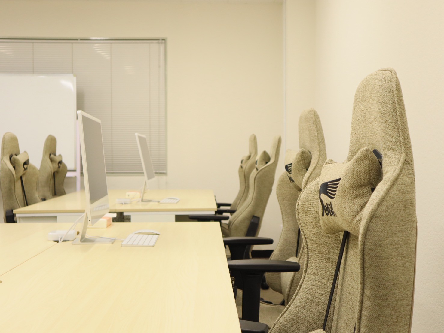 TORAPROJECTのWeb制作・スクール・法人向けサービスのイメージ